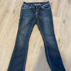 Size 6 Apt. 9 brand stretch bootcut jean